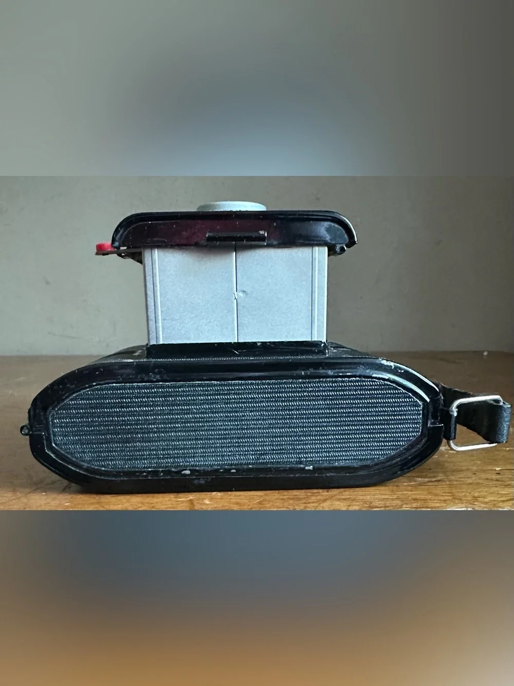 Flash Clipper Vintage Camera in Black with Brown Case